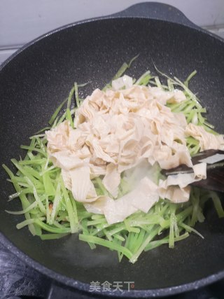 青笋豆腐皮儿步骤4