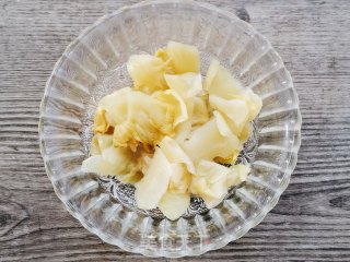 咸菜鱼腐煲步骤2