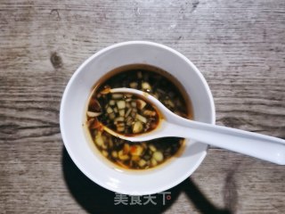 咸菜鱼腐煲步骤4