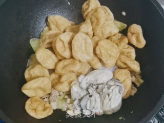 咸菜鱼腐煲步骤7
