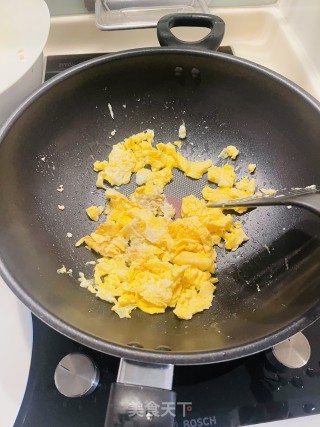 红菠菜炒鸡蛋步骤2