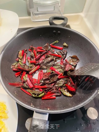 红菠菜炒鸡蛋步骤6