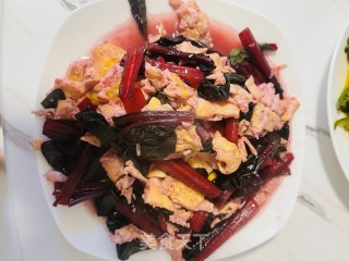 红菠菜炒鸡蛋步骤9