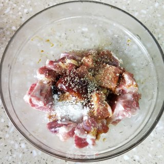 蒜子焗排骨步骤2