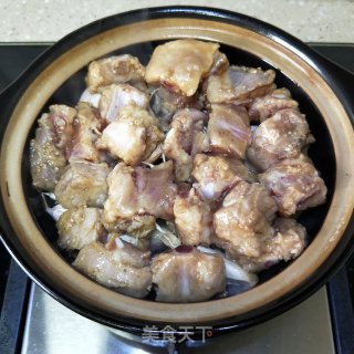 蒜子焗排骨步骤7