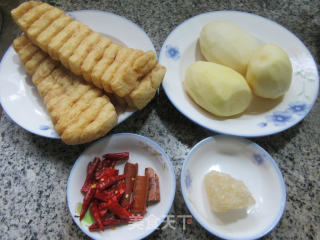 兰花豆腐干烧土豆步骤1
