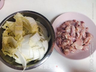 鸡肉烧白菜梗步骤1