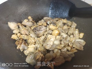 鸡肉烧白菜梗步骤4