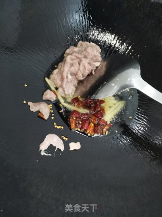 毛豆豆干炒肉丝步骤2