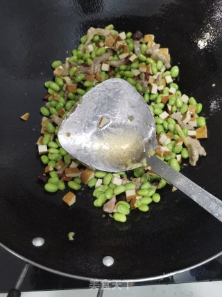 毛豆豆干炒肉丝步骤5