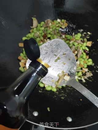 毛豆豆干炒肉丝步骤6
