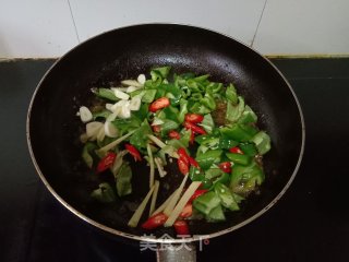 青椒炒鸡肝步骤3