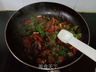 青椒炒鸡肝步骤6
