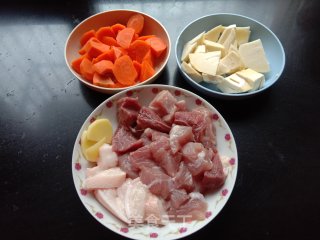 春笋胡萝卜烧肉步骤1