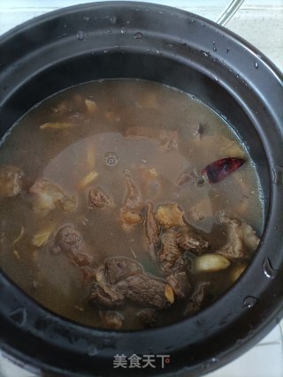 驴肉粉丝煲步骤8