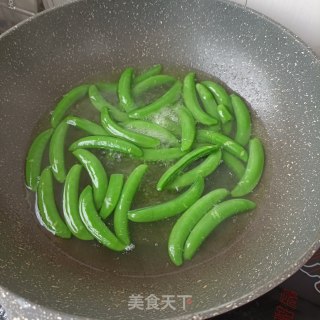腊猪舌炒甜豆步骤5