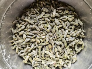 小米椒蒜苔蒸炒楮桃穗步骤10