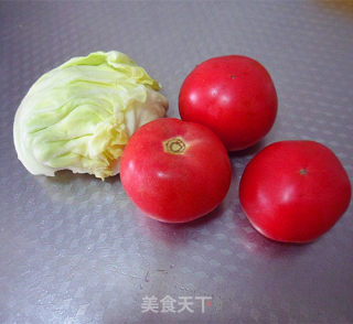 西红柿炒洋白菜步骤1