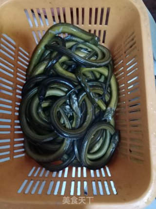 荞头爆炒盘龙黄鳝步骤3