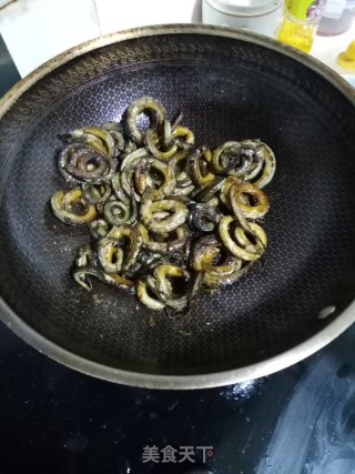 荞头爆炒盘龙黄鳝步骤6