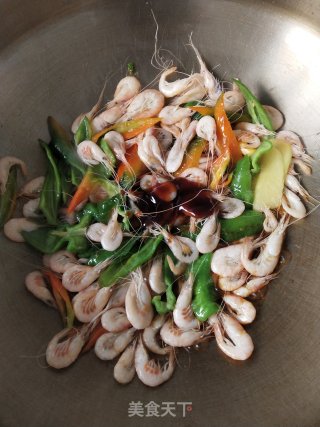 辣椒炒白虾步骤8