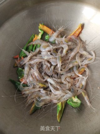 辣椒炒白虾步骤7
