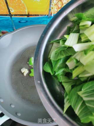 油菜炒粉条步骤7
