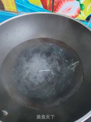 红薯粉酸汤肥牛步骤7