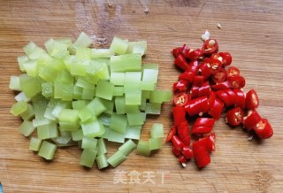 小米椒莴笋炒玉米步骤2