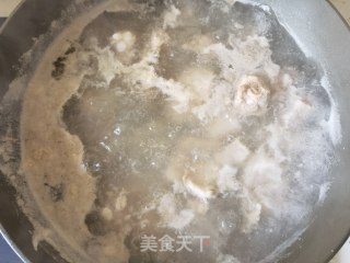 糯玉米莴笋炖排骨步骤6