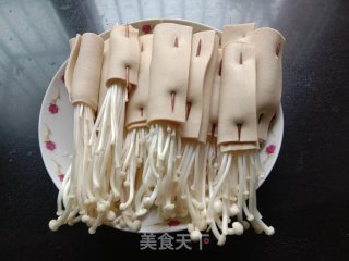 千张金针菇卷步骤4