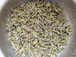 蒜瓣辣椒炒楮桃穗步骤10