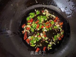 蒜瓣辣椒炒楮桃穗步骤11