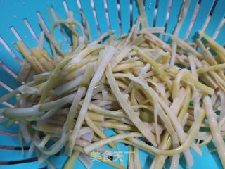手撕小笋炒肉步骤2