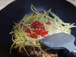 手撕小笋炒肉步骤7