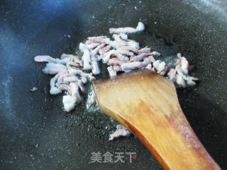 肉丝笋丝炒双菇步骤3