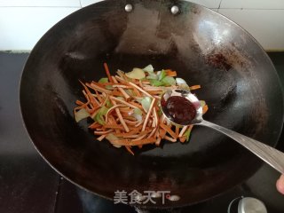 大葱炒香干步骤3