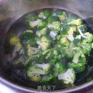 蒜香菜芯西兰花步骤3