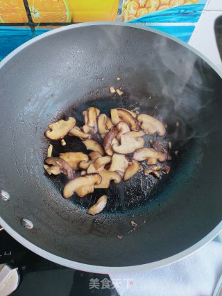 香菇炒菠菜步骤10