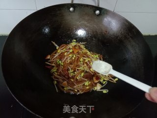 黄豆芽炒红薯粉步骤7