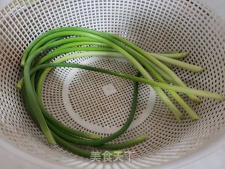 蒜苔炒枸蒲穗步骤1