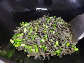 蒜苔炒枸蒲穗步骤4