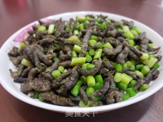 蒜苔炒枸蒲穗步骤5