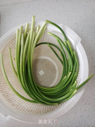 清炒蒜苔步骤2