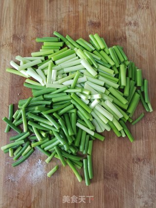 清炒蒜苔步骤3