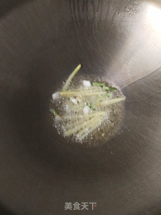 红糟炒油蛤步骤3