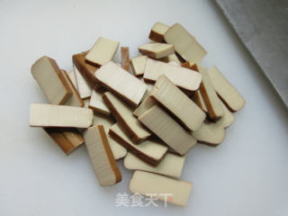 鸡蛋干炒夜开花步骤2