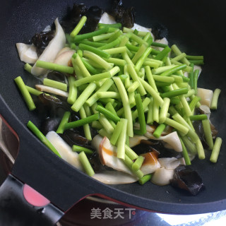 蒜苔炒杏鲍菇步骤6