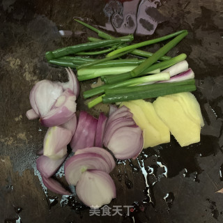 电饭煲焖鸡步骤1