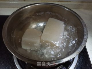 花甲魔芋烧虾尾步骤2 花甲魔芋烧虾尾步骤2